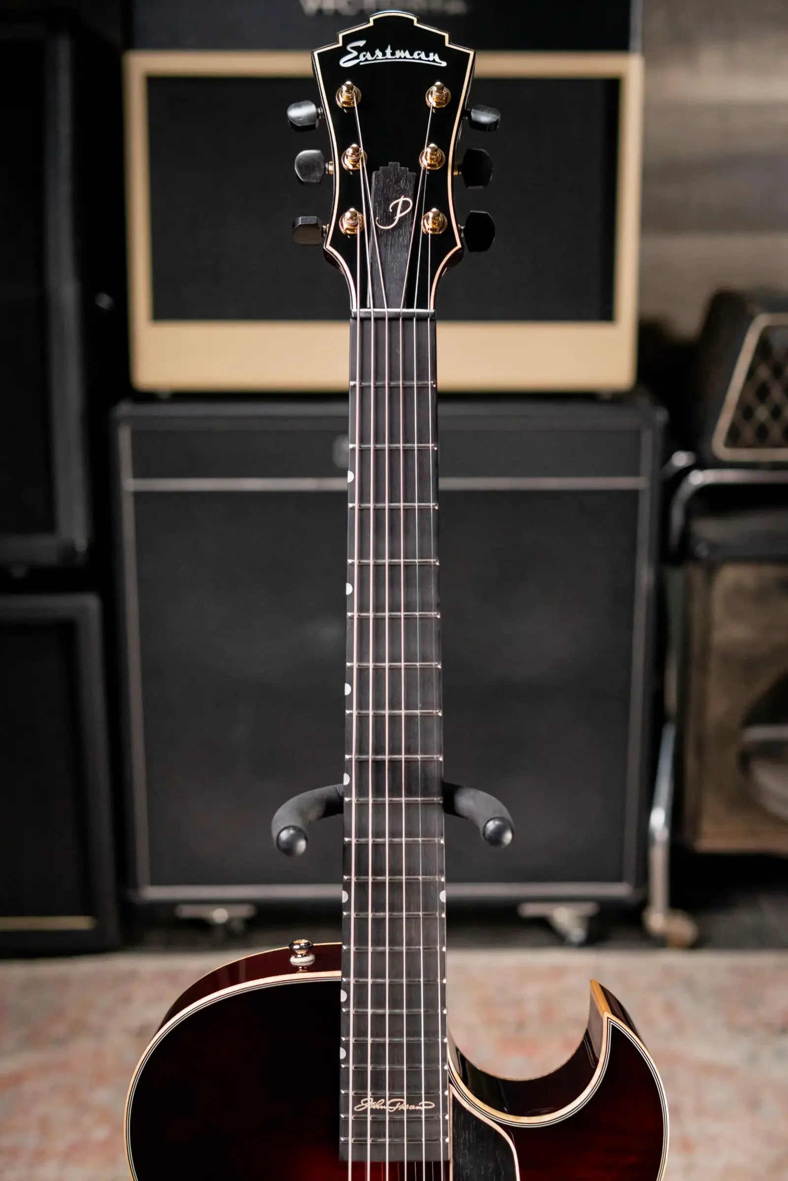 Eastman AR480CE-SB John Pisano Signature Archtop Hollowbody Electric Guitar - Sunburst with Hardshell Case