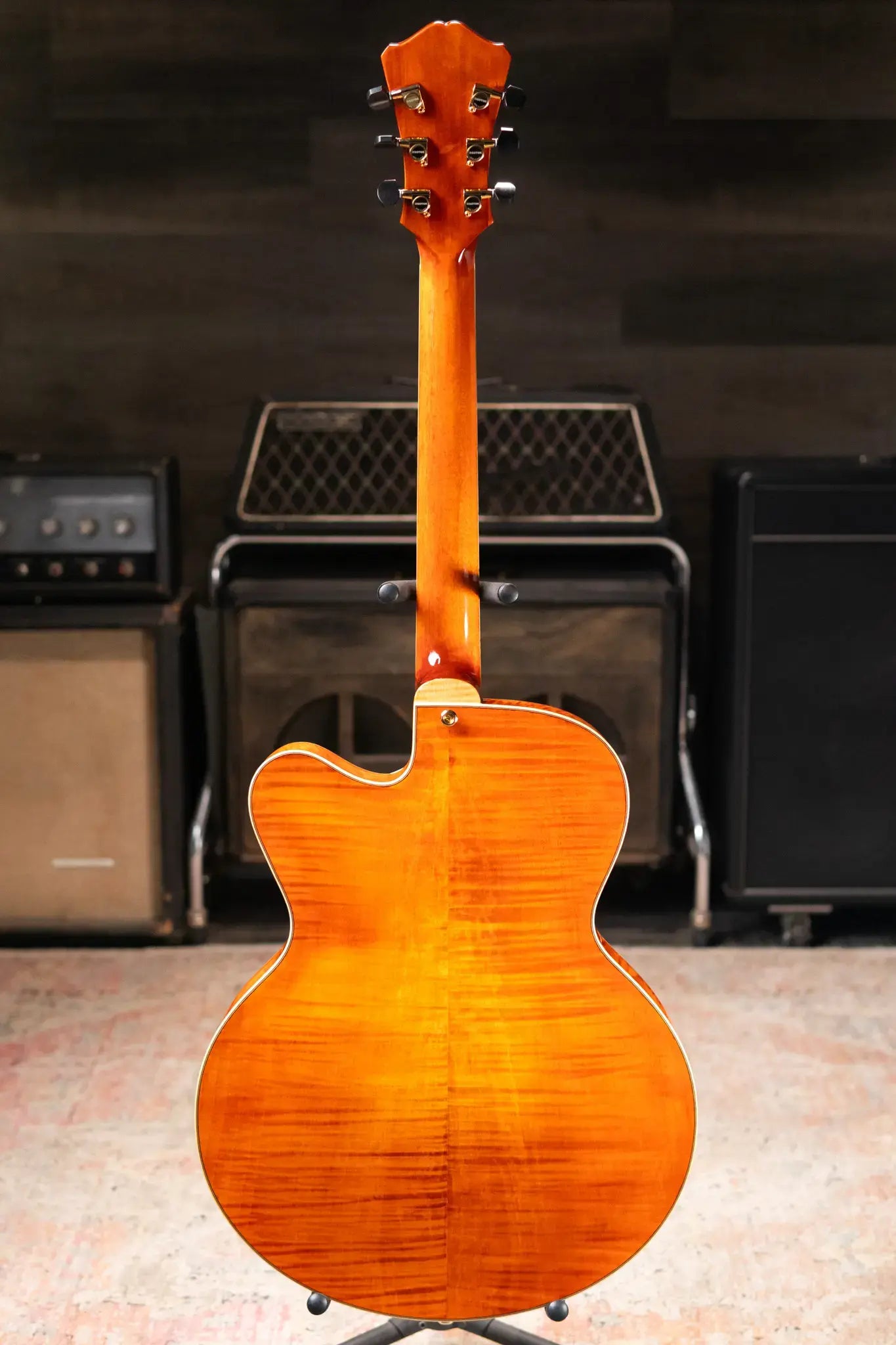 Eastman AR580CE-HB Archtop Electric Guitar - Honey Burst with Hardshell Case