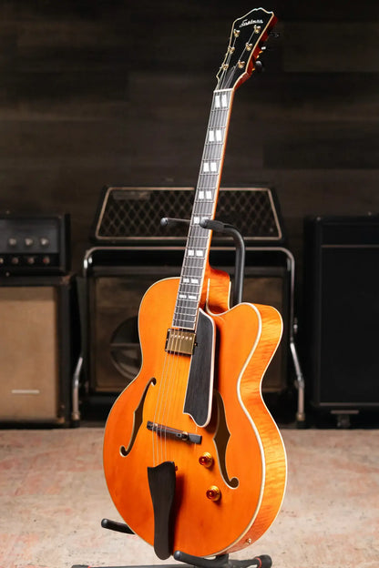 Eastman AR580CE-HB Archtop Electric Guitar - Honey Burst with Hardshell Case