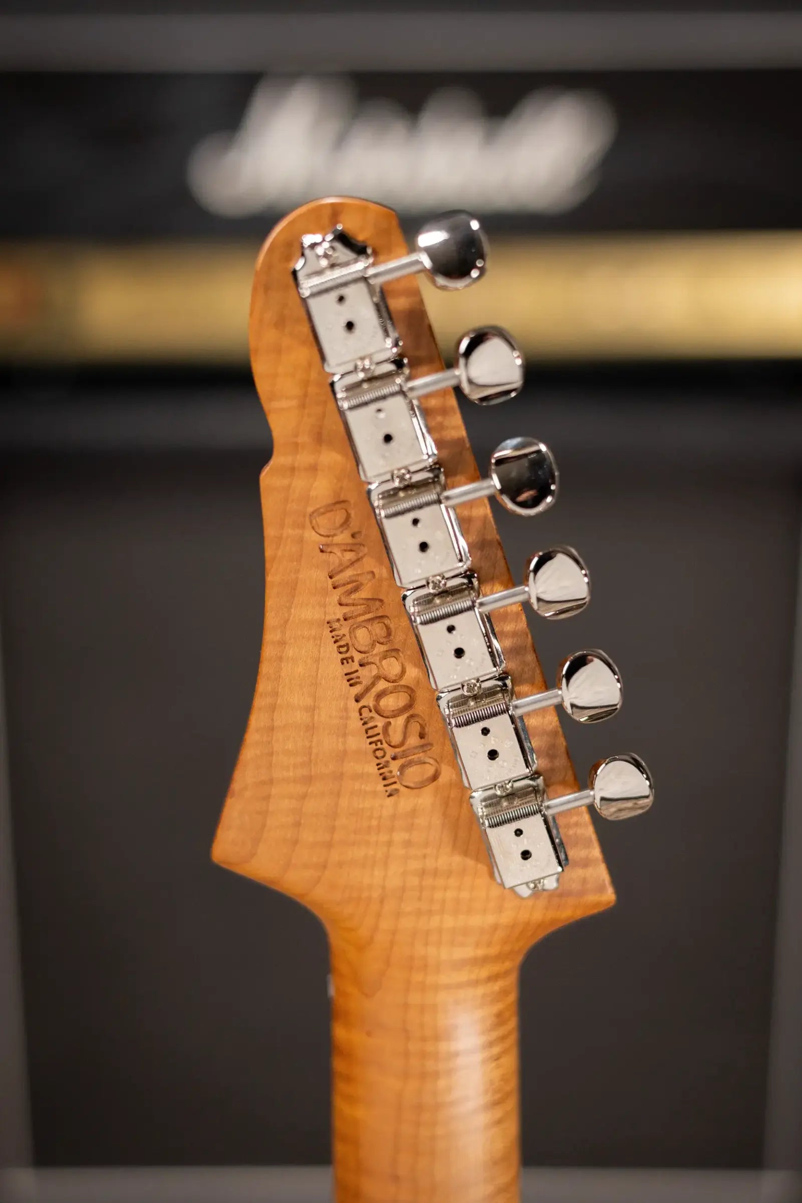 Eastman D'Ambrosio Series Offset '64 - Made in California - Electric Guitar - Vintage White with Hardshell Case