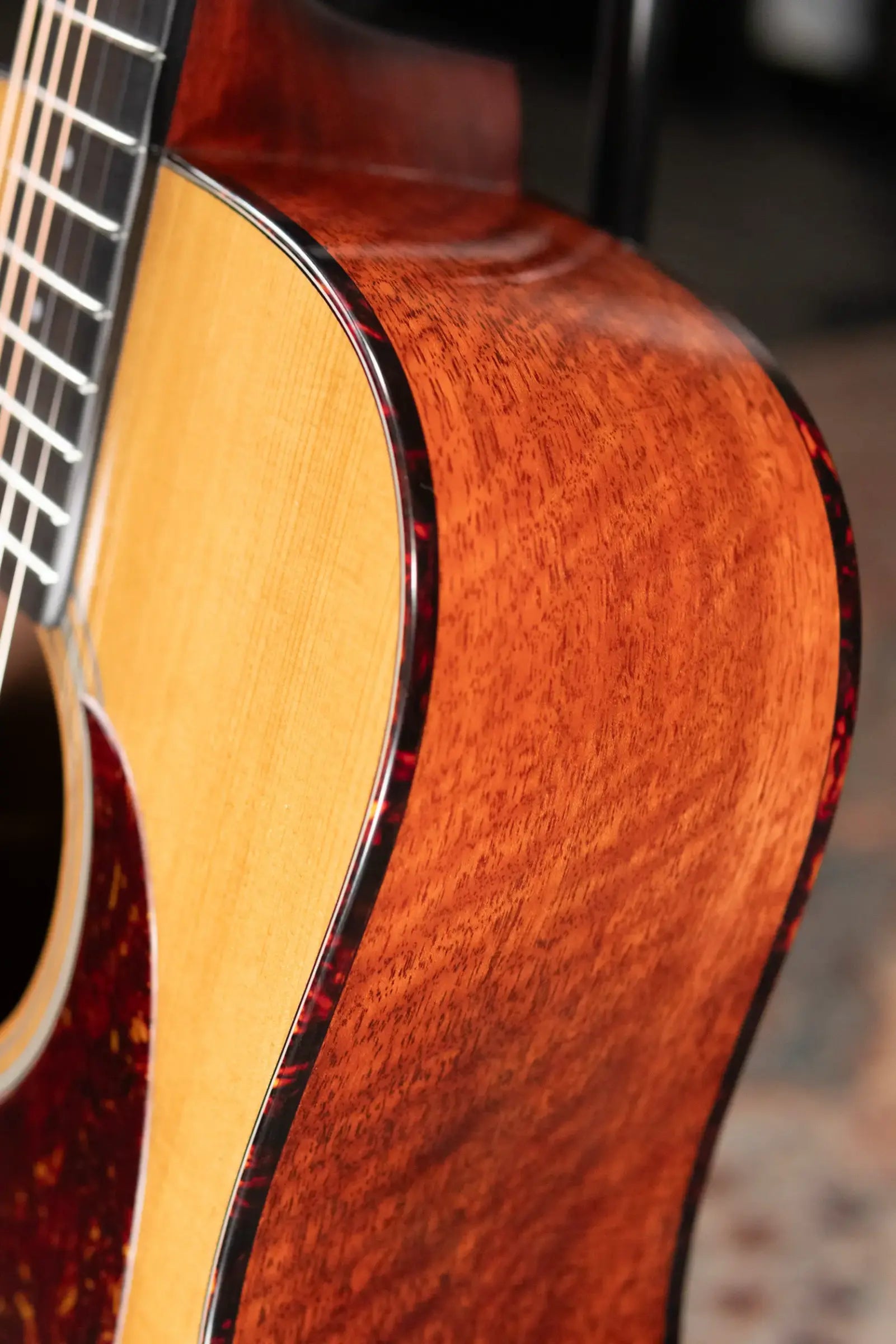 Eastman E10D-TC Dreadnought Acoustic Guitar with Hardshell Case