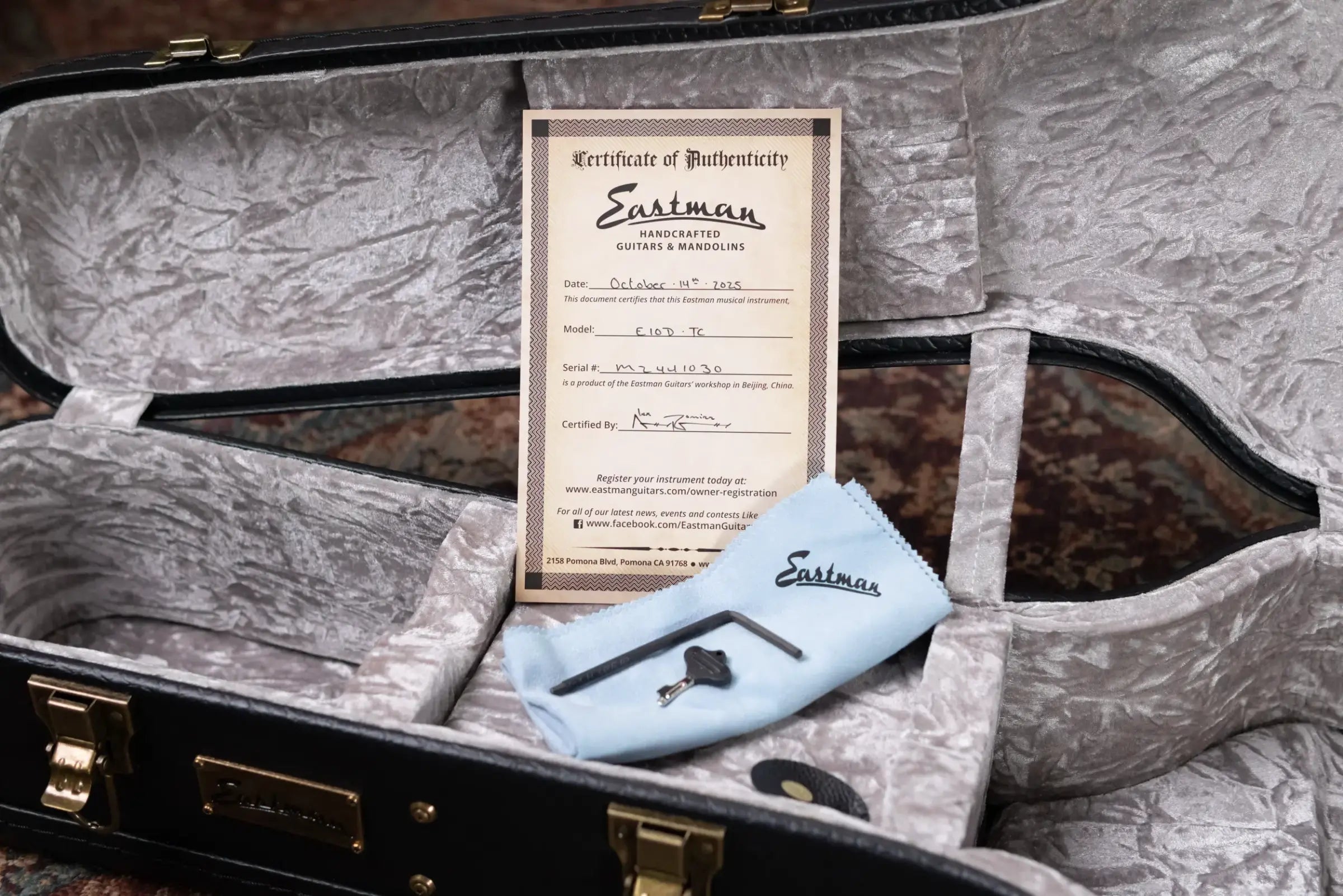 Eastman E10D-TC Dreadnought Acoustic Guitar with Hardshell Case