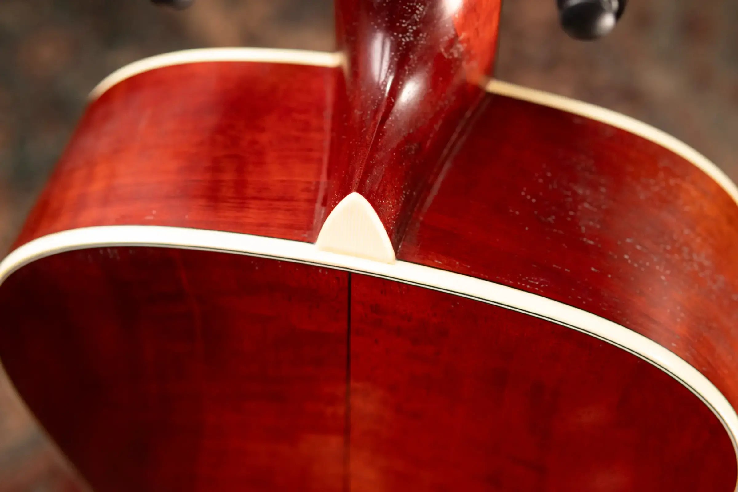 Eastman E10OOSS/V Acoustic Guitar - Antique Varnish
