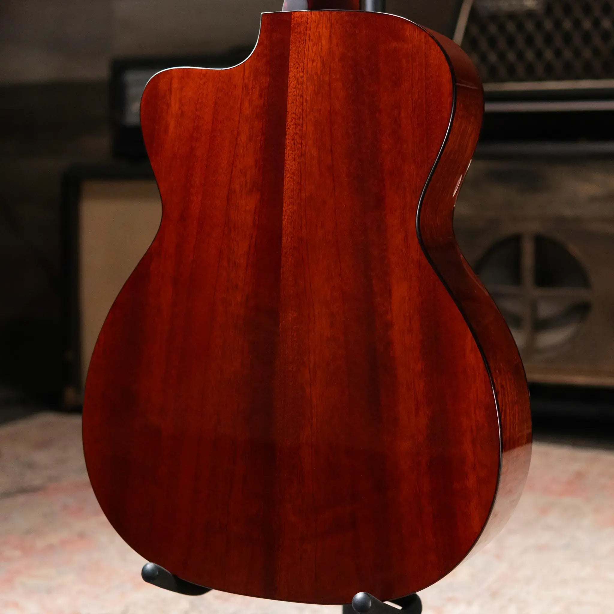 Eastman E1OMCE-DLX Acoustic/Electric Guitar
