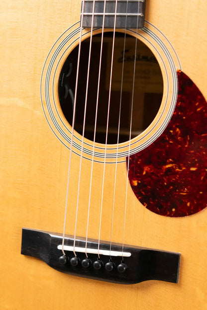 Eastman E1OMCE-DLX Acoustic/Electric Guitar