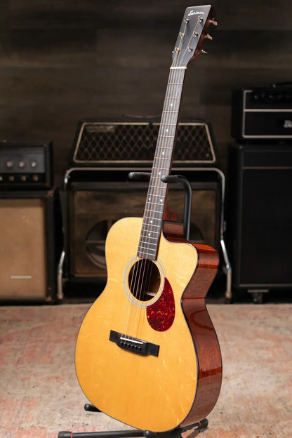 Eastman E1OMCE-DLX Acoustic/Electric Guitar