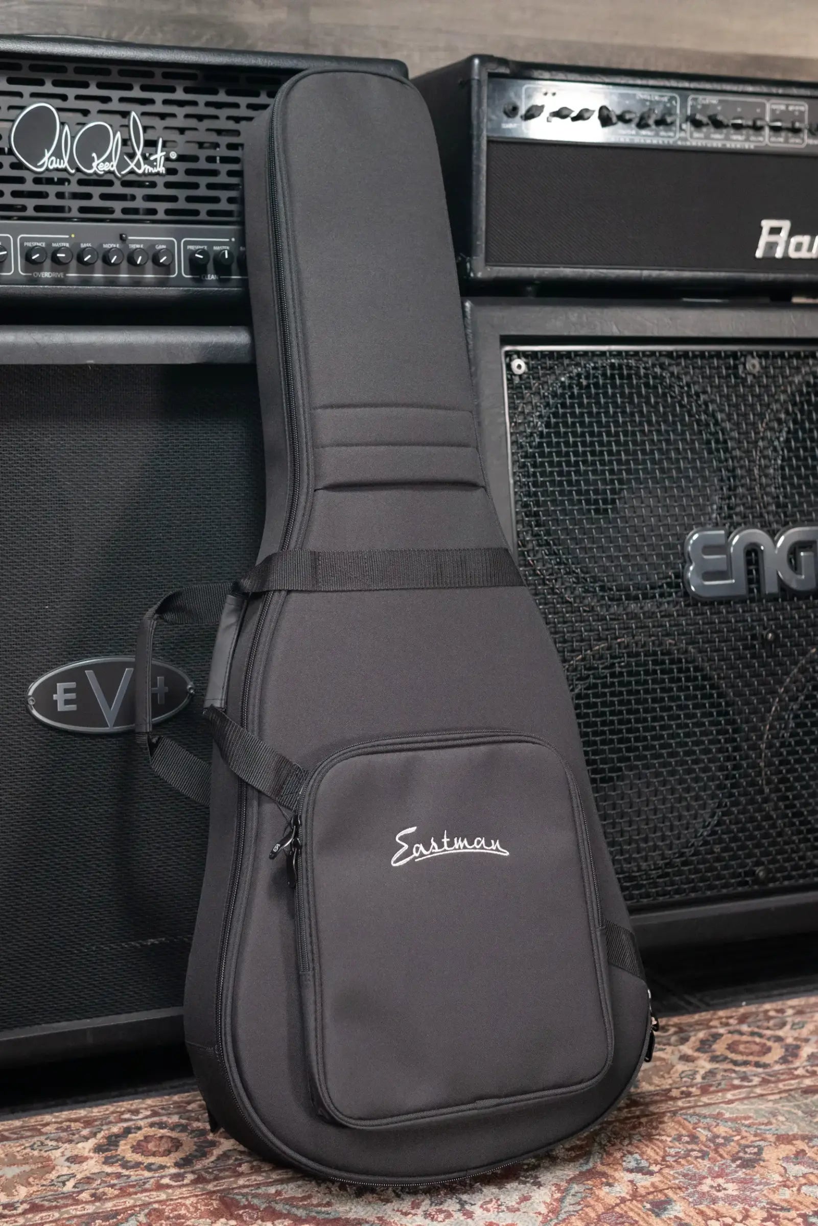 Eastman E1OMCE-DLX OM Acoustic/Electric Guitar with Gig Bag