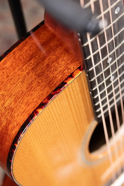 Eastman E1OM-DLX Acoustic/Electric Guitar with Gig Bag