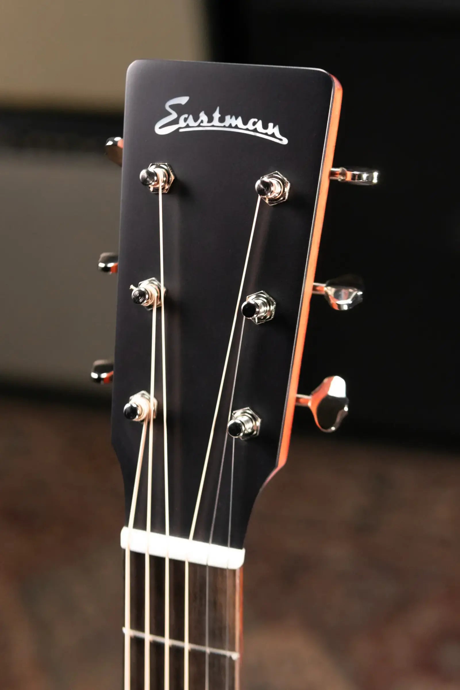 Eastman E1OM Orchestra Model Acoustic Guitar - Natural with Softshell Gig Bag