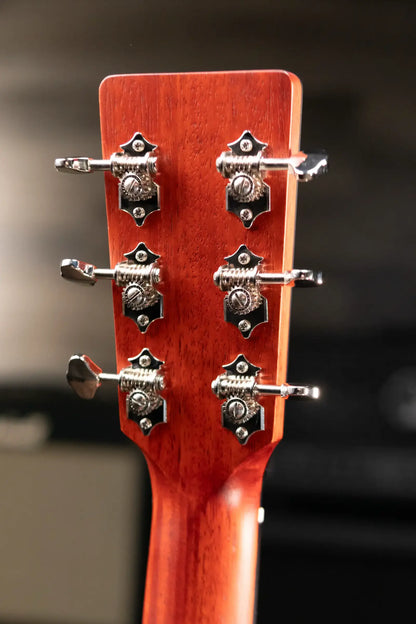 Eastman E1OM Orchestra Model Acoustic Guitar - Natural with Softshell Gig Bag