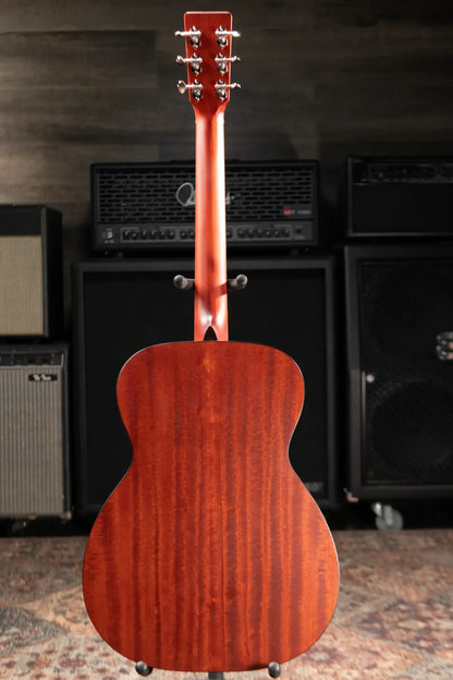 Eastman E1OM Orchestra Model Acoustic Guitar - Natural with Softshell Gig Bag