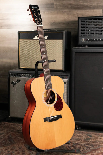 Eastman E1OM Orchestra Model Acoustic Guitar - Natural with Softshell Gig Bag