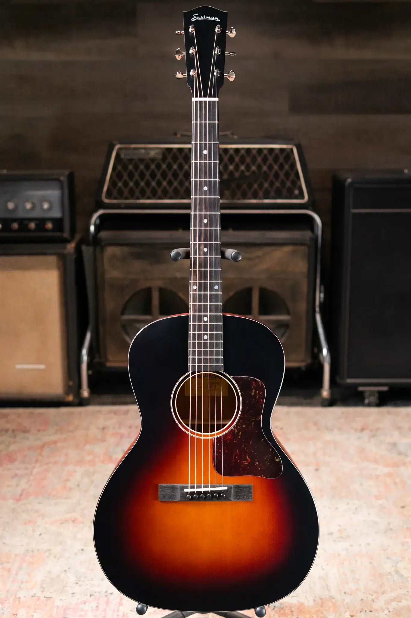 Eastman E1OOSS-SB Acoustic Guitar - Sunburst with Gig Bag