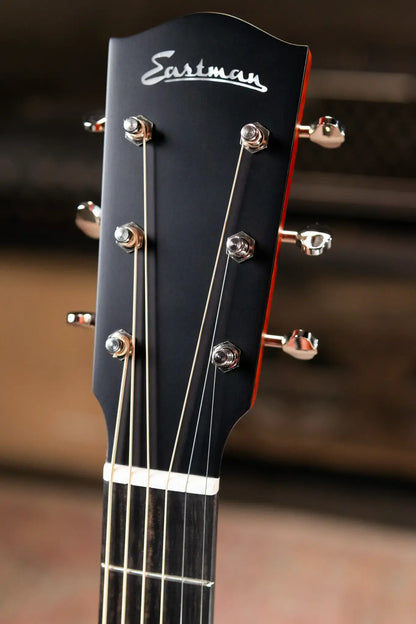 Eastman E1OOSS-SB Acoustic Guitar - Sunburst with Gig Bag