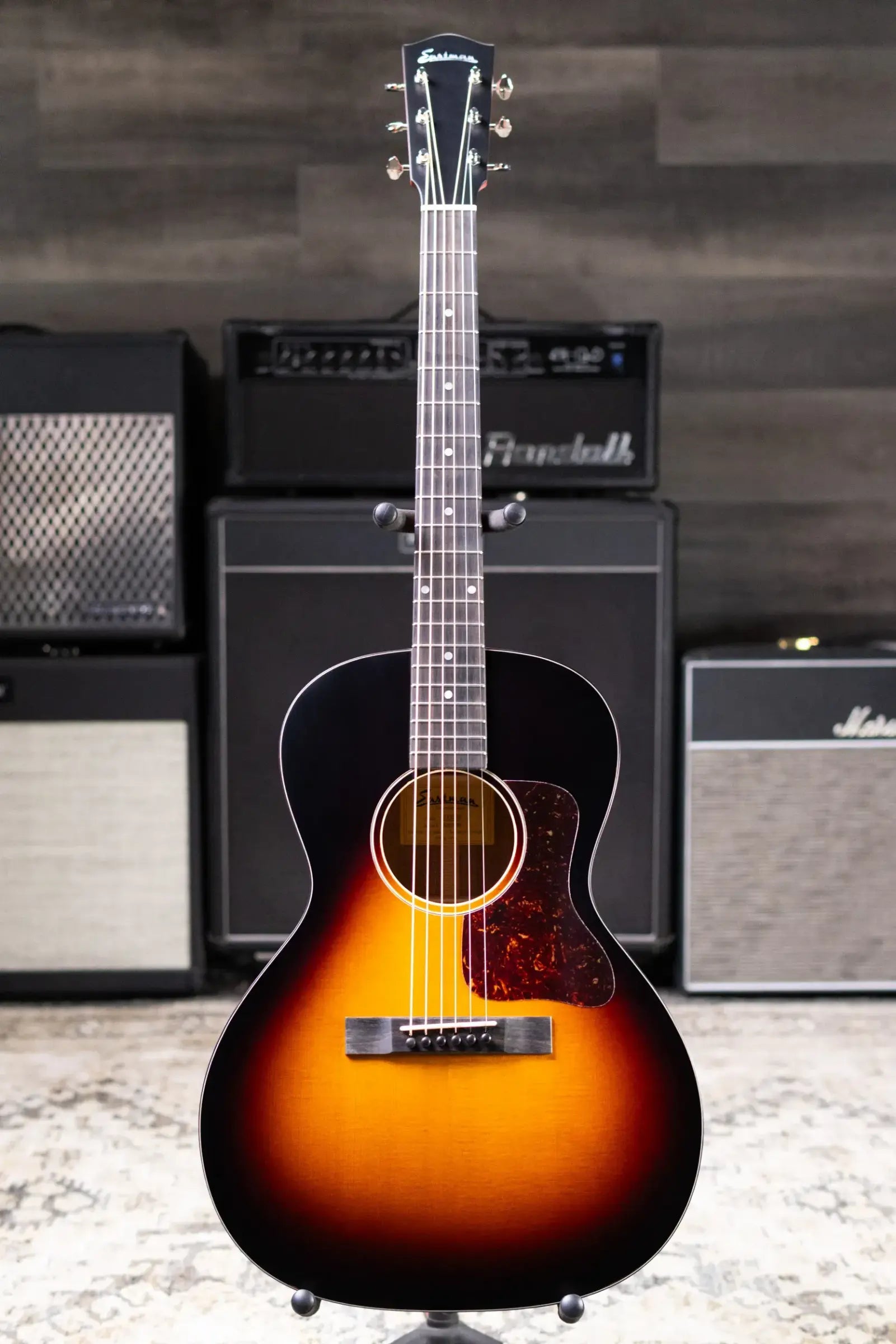 Eastman E1OOSS-SB Acoustic Guitar - Sunburst with Gig Bag