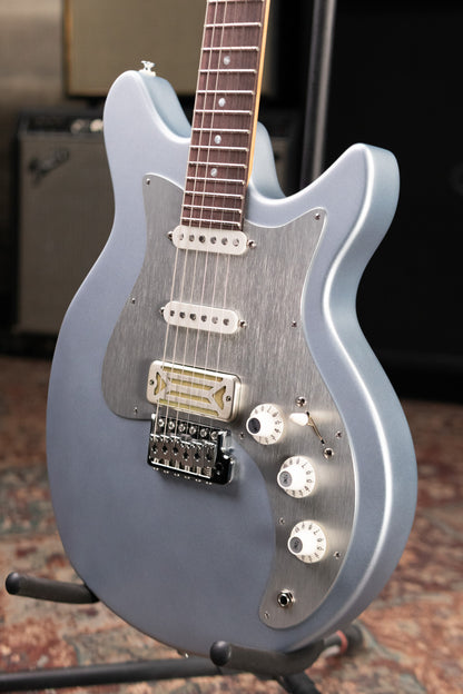 Eastman FullerTone DC'62 Electric Guitar - Ice Blue Metallic with Padded Gig Bag