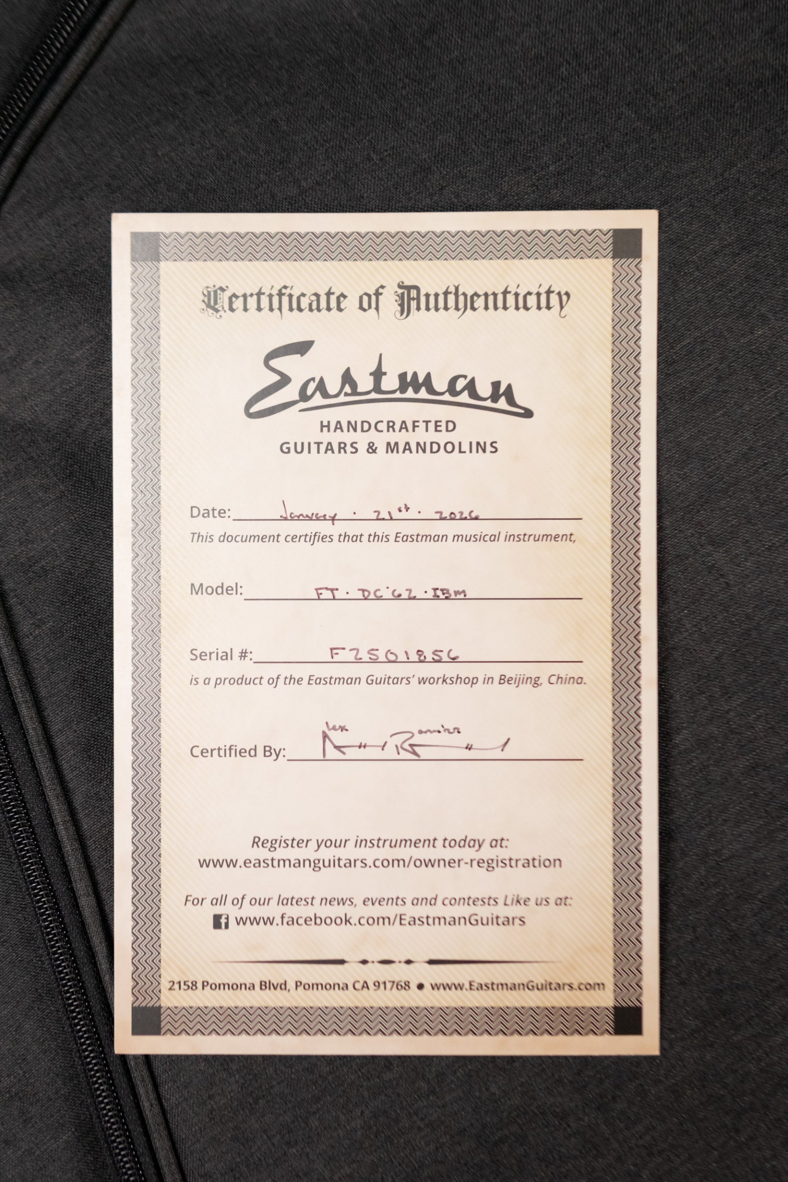 Eastman FullerTone DC'62 Electric Guitar - Ice Blue Metallic with Padded Gig Bag