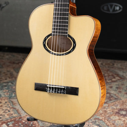 Eastman John Buscarino Cabaret Nylon Acoustic/Electric Guitar - Natural with Hardshell Case