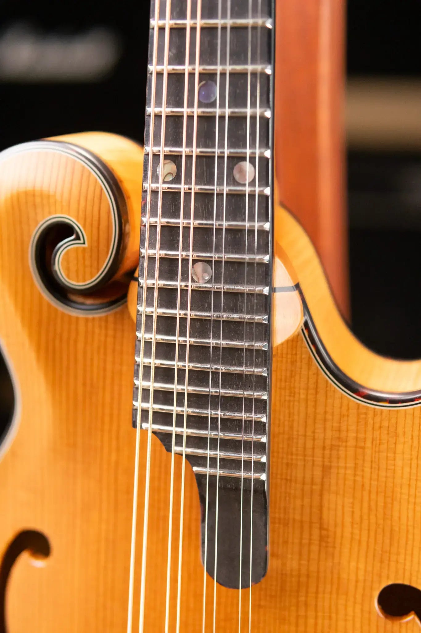 Eastman MD915-BD F-Style Mandolin - Blonde with Hardshell Case