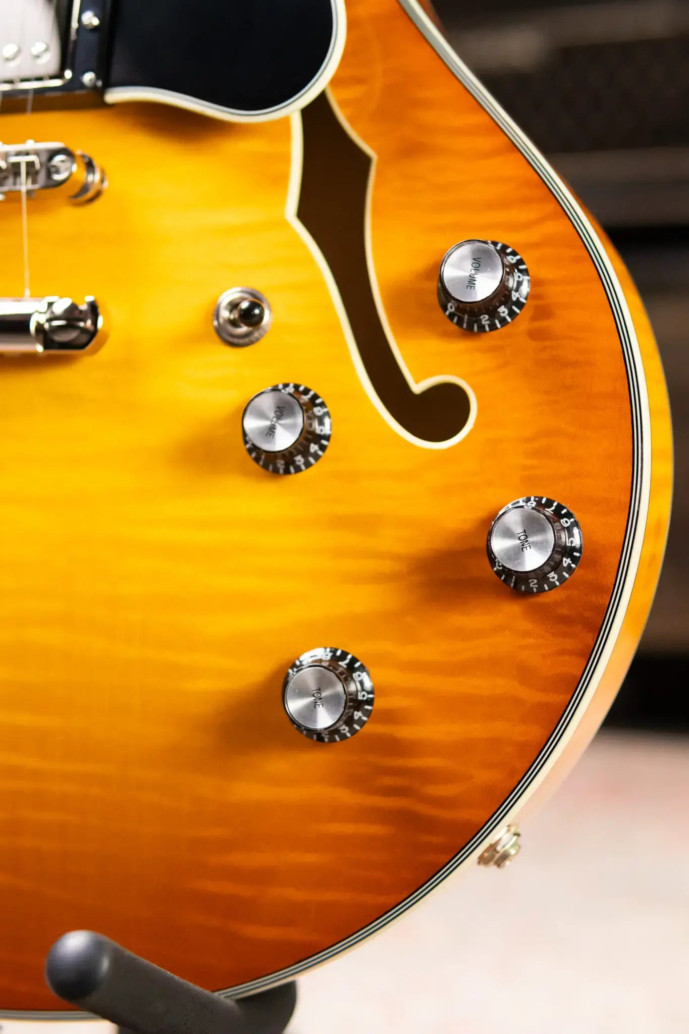 Eastman T486-GB 16" Thinline Electric Guitar - Goldburst with Hardshell Case