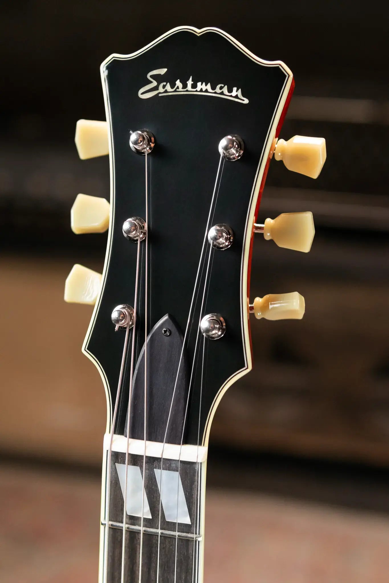 Eastman T486 Thinline Electric Guitar - Classic with Hardshell Case