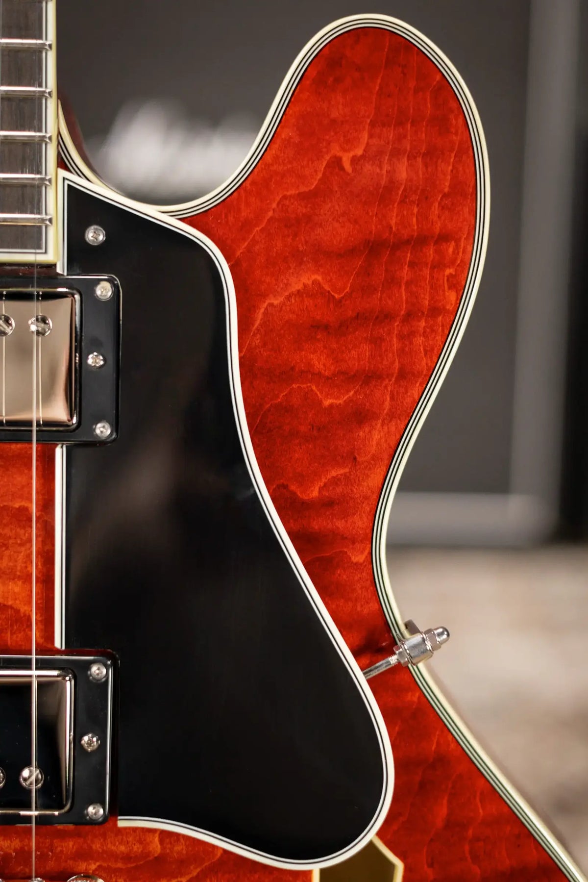 Eastman T486 Thinline Semi-Hollow Electric Guitar - Classic with Hardshell Case