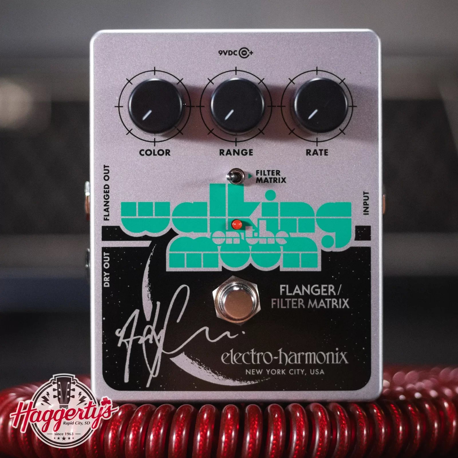 Electro-Harmonix Walking On The Moon Analog Flanger Effects Pedal