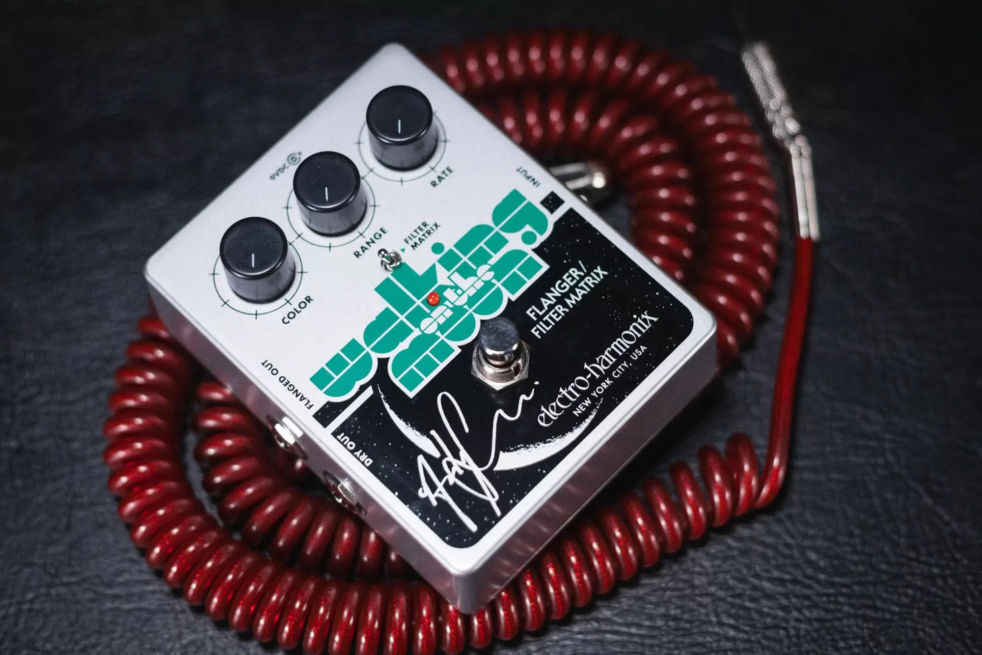 Electro-Harmonix Walking On The Moon Analog Flanger Effects Pedal