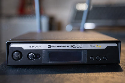 Electro-Voice R300-HD Handheld Wireless Microphone System Band-C