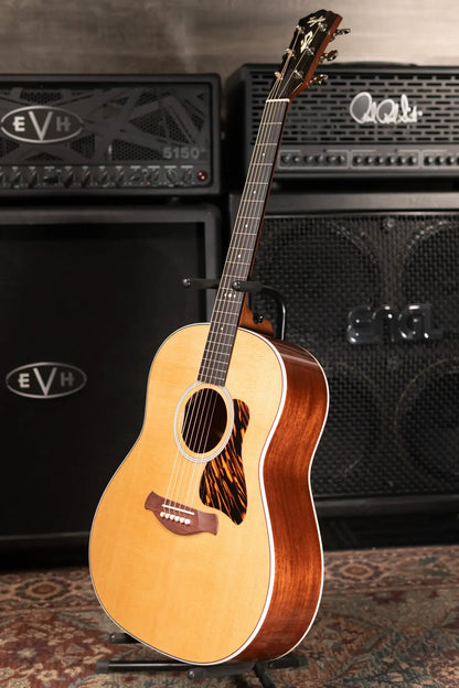 Taylor Gold Label 517e Grand Pacific Acoustic/Electric Guitar with Hardshell Case