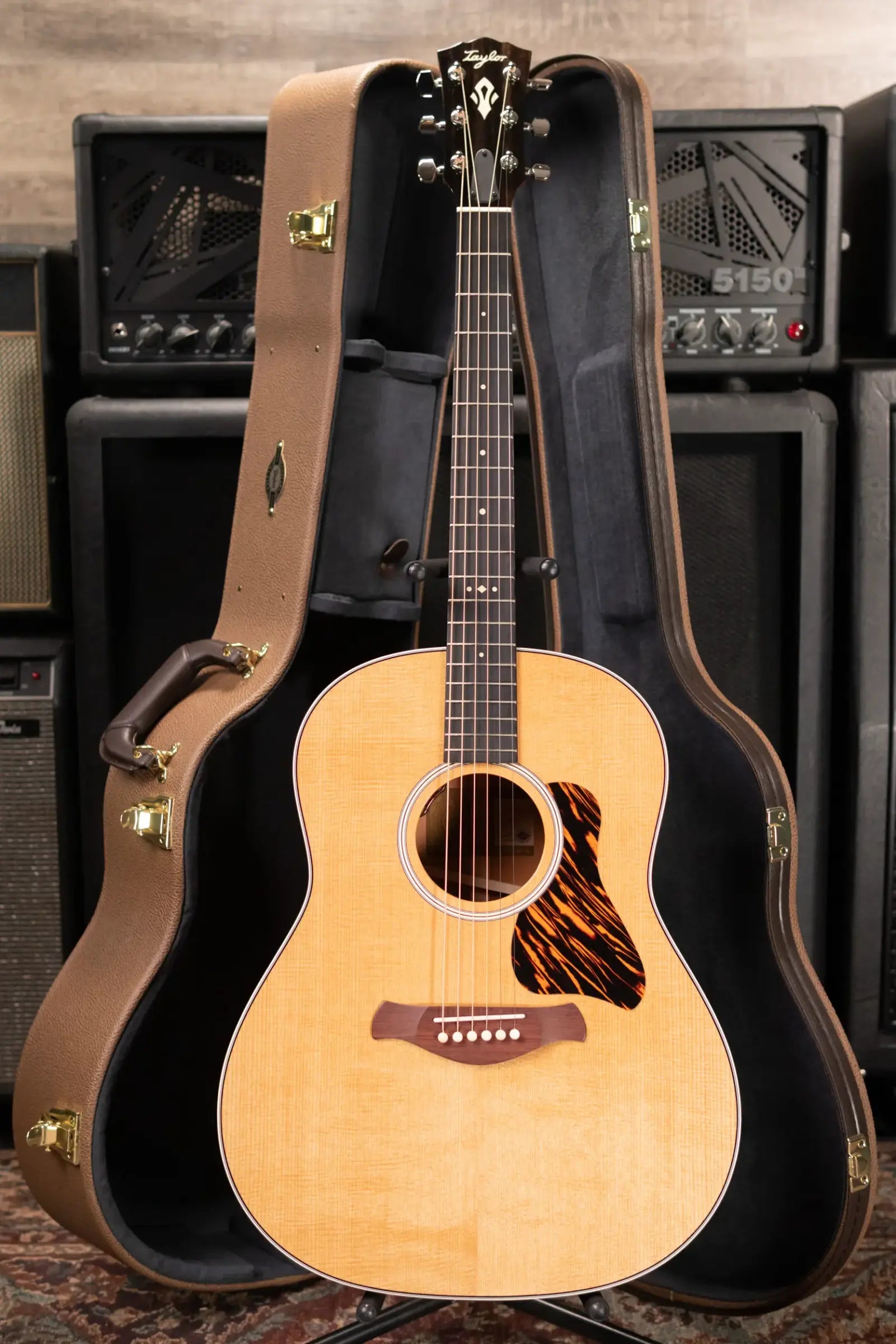 Taylor Gold Label 517e Grand Pacific Acoustic/Electric Guitar with Hardshell Case