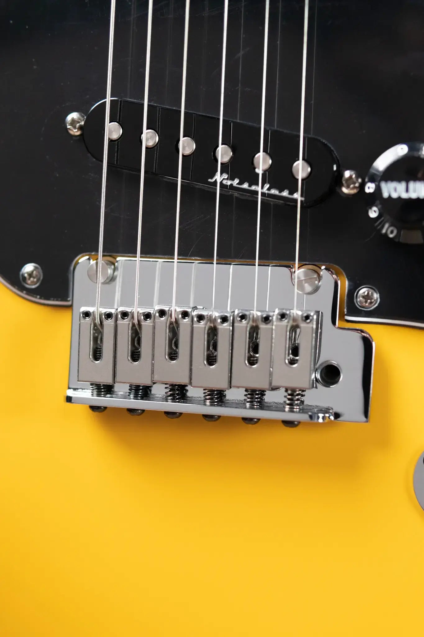 Fender Player II Modified Stratocaster, Maple Fingerboard - Sunshine Yellow with Deluxe Gig Bag