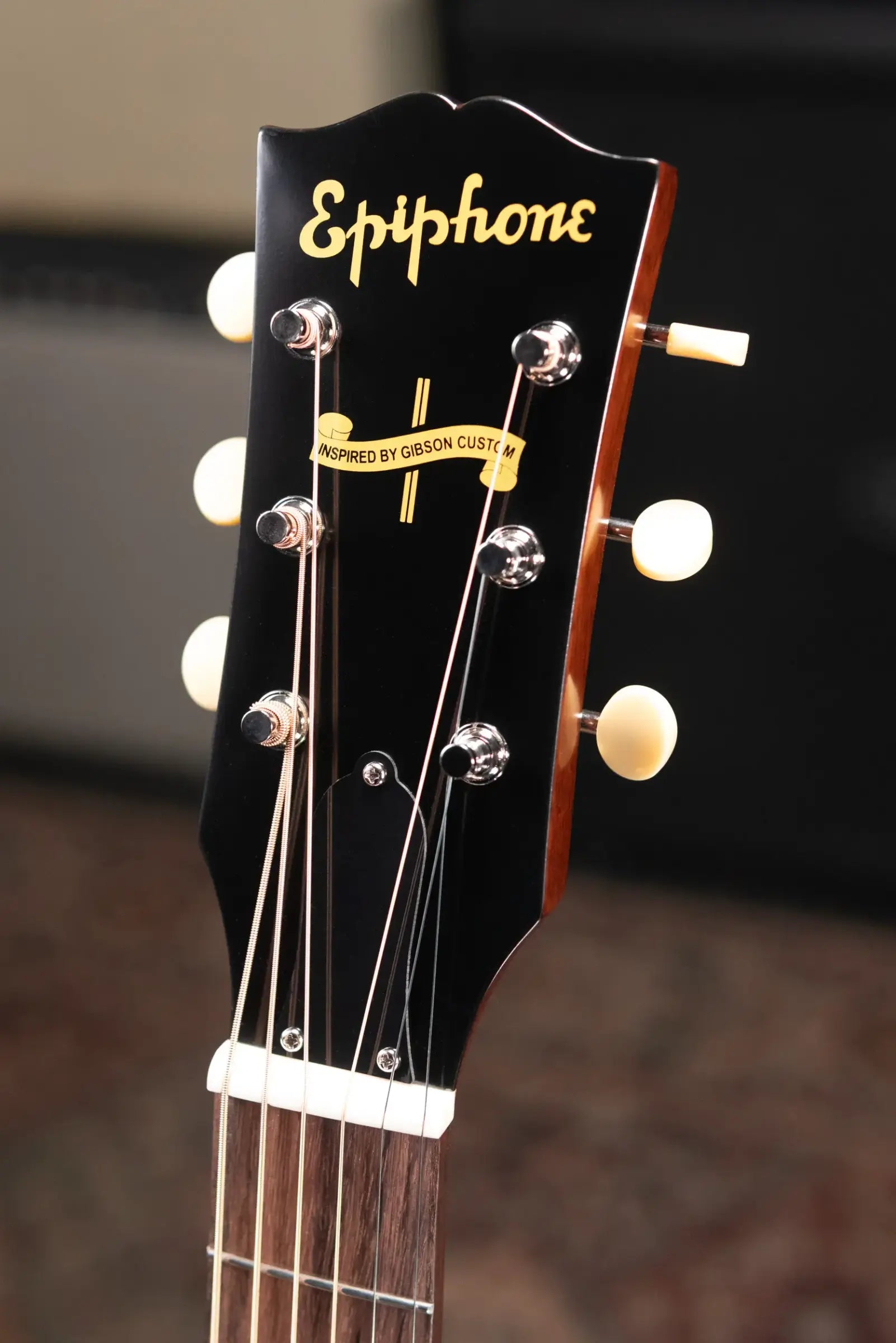 Epiphone 1942 Banner J-45 Reissue Acoustic/Electric Guitar - Vintage Sunburst with Hardshell Case