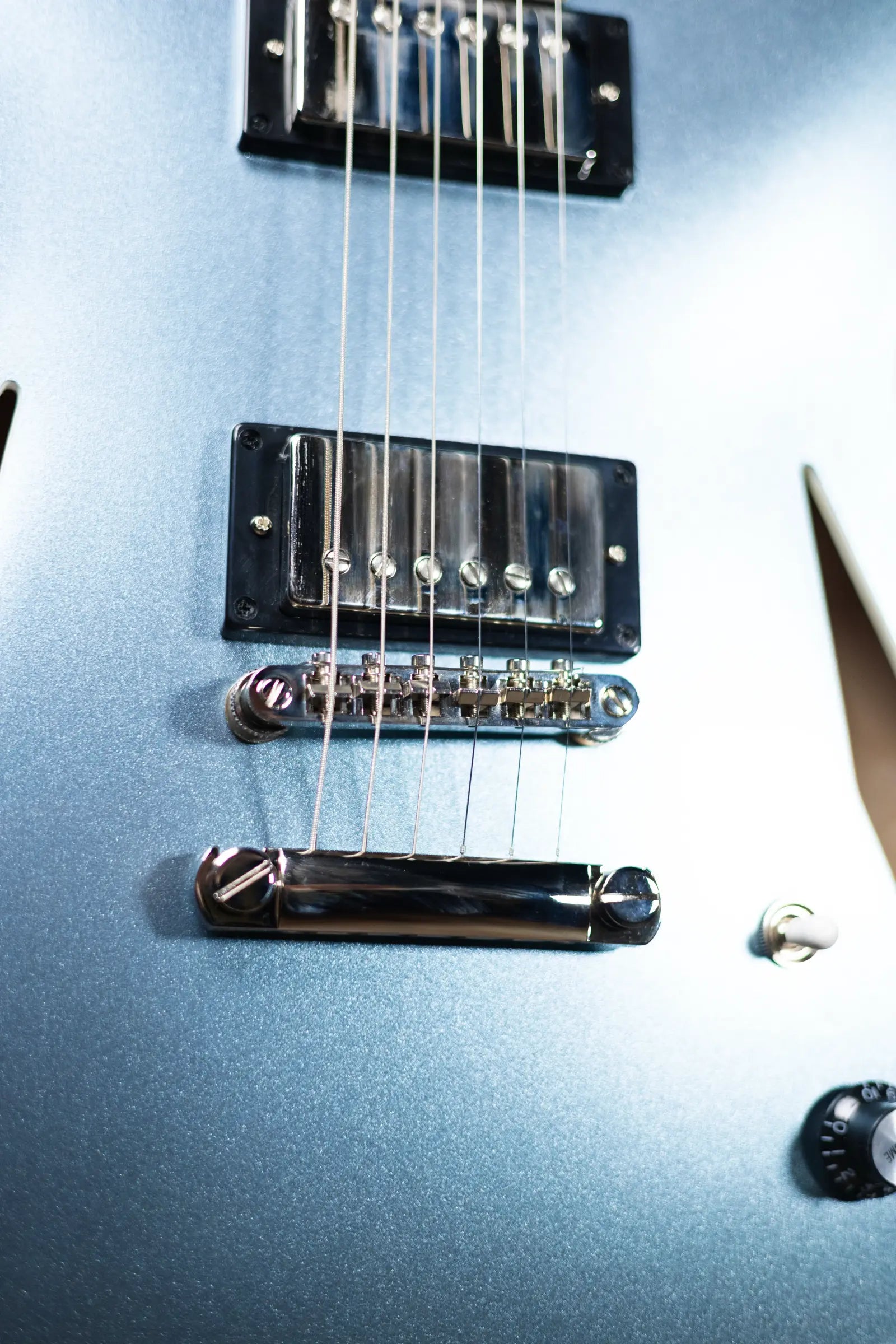 Epiphone Dave Grohl DG-335 - Pelham Blue with Hardshell Case - Floor Model