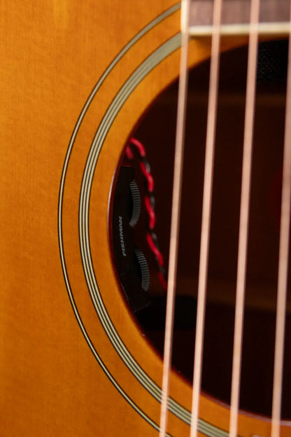Epiphone Hummingbird Dreadnought Acoustic/Electric Guitar - Aged Natural Antique Gloss