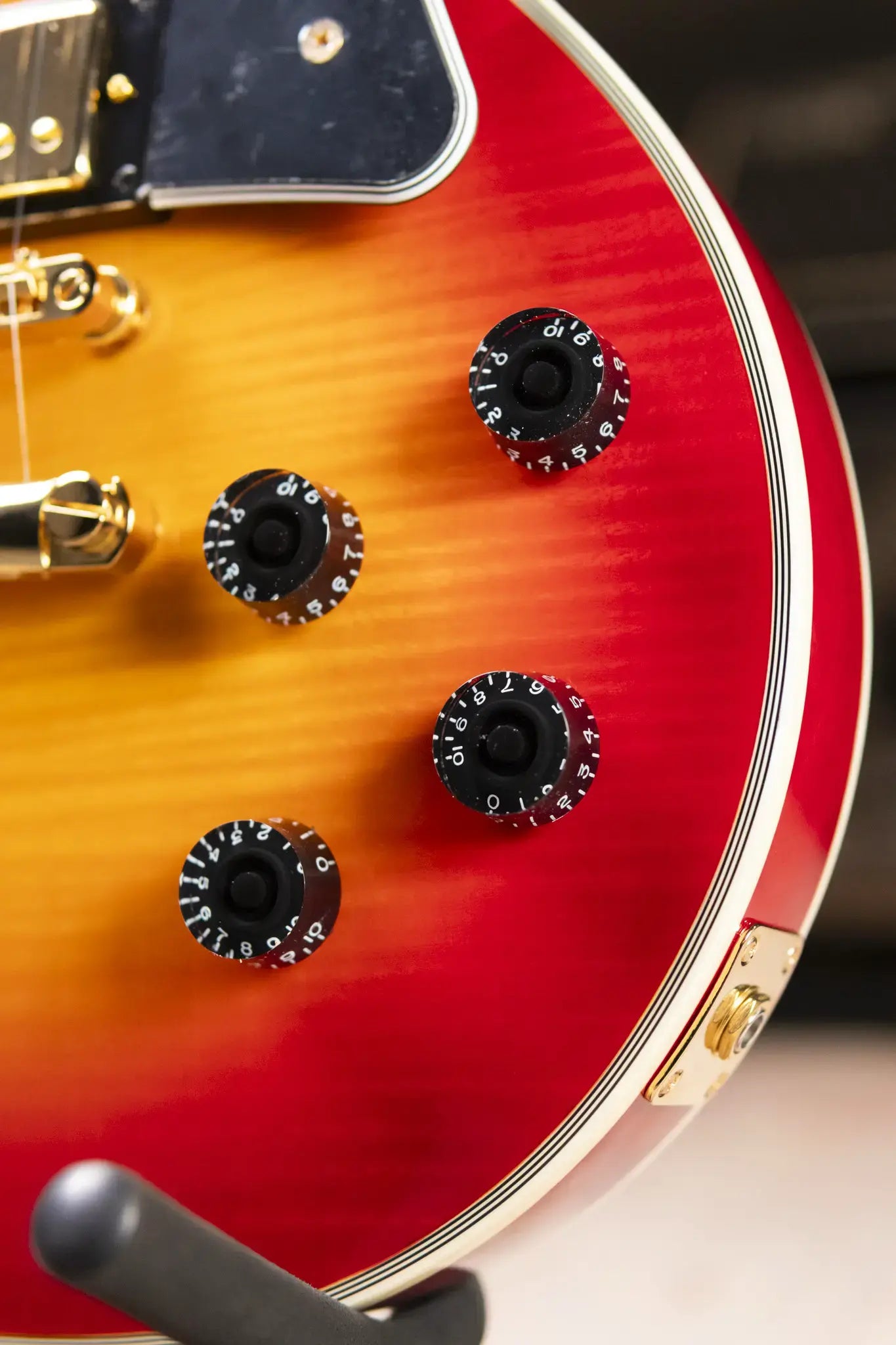 Epiphone Les Paul Custom Electric Guitar - Heritage Cherry Sunburst with Gig Bag