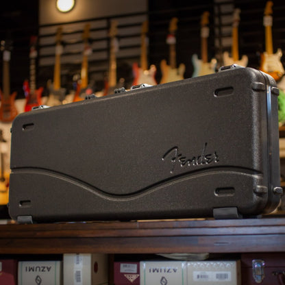 Fender Deluxe Molded Hardshell Case - Black/Grey Interior - Stratocaster/Telecaster