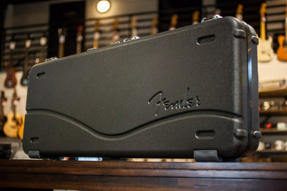 Fender Deluxe Molded Hardshell Case - Black/Grey Interior - Stratocaster/Telecaster