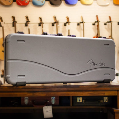 Fender Deluxe Molded Strat/Tele Hardshell Case Silver/Blue