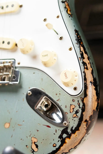 Fender Custom Shop 1965 Stratocaster Super Heavy Relic Electric Guitar - Super Faded Aged Firemist Silver over 3-Color Sunburst with Hardshell Case