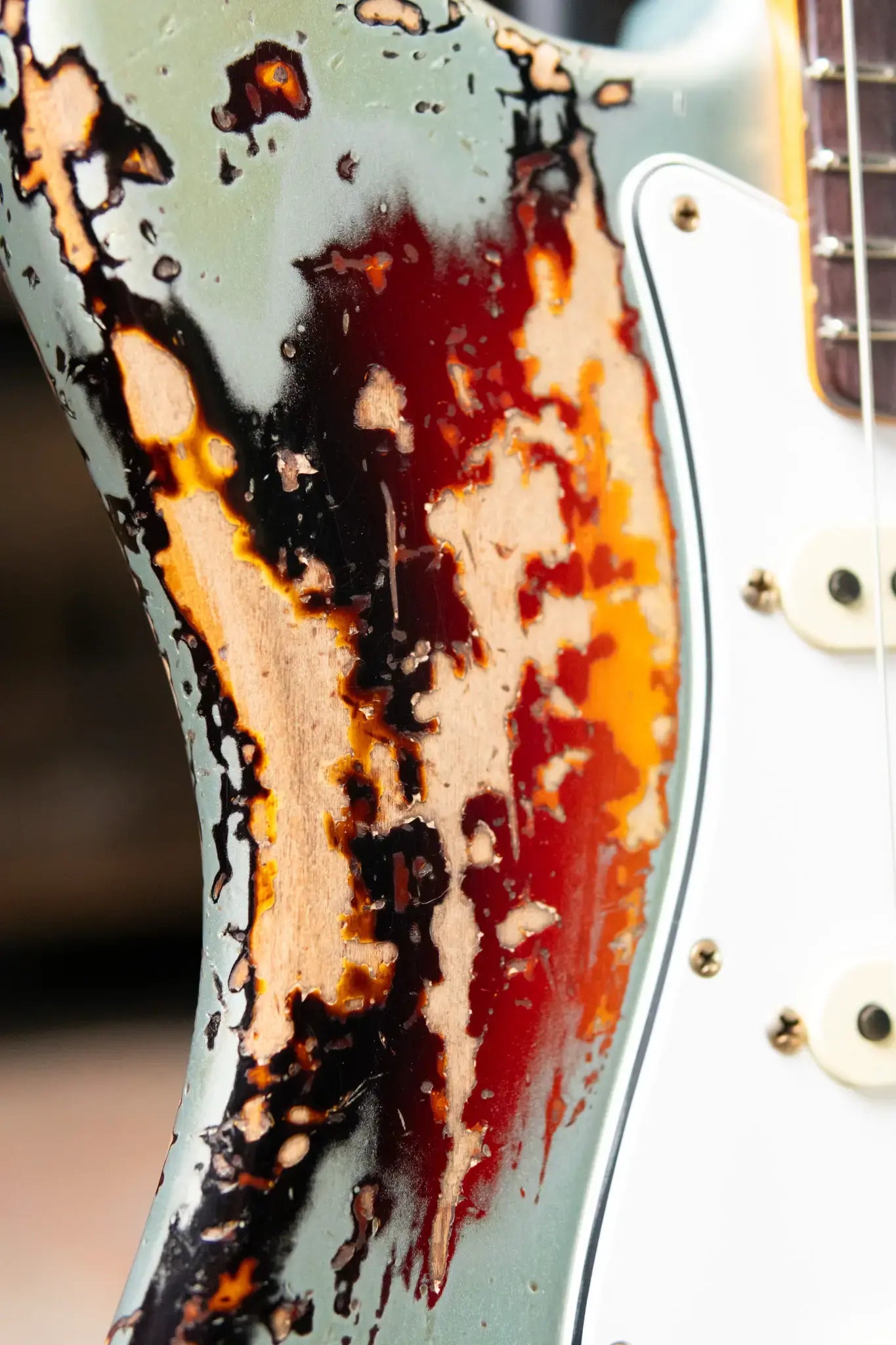 Fender Custom Shop 1965 Stratocaster Super Heavy Relic Electric Guitar - Super Faded Aged Firemist Silver over 3-Color Sunburst with Hardshell Case