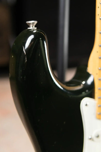 Fender 1975 Traditional Stratocaster Black with Hardshell Case - Used