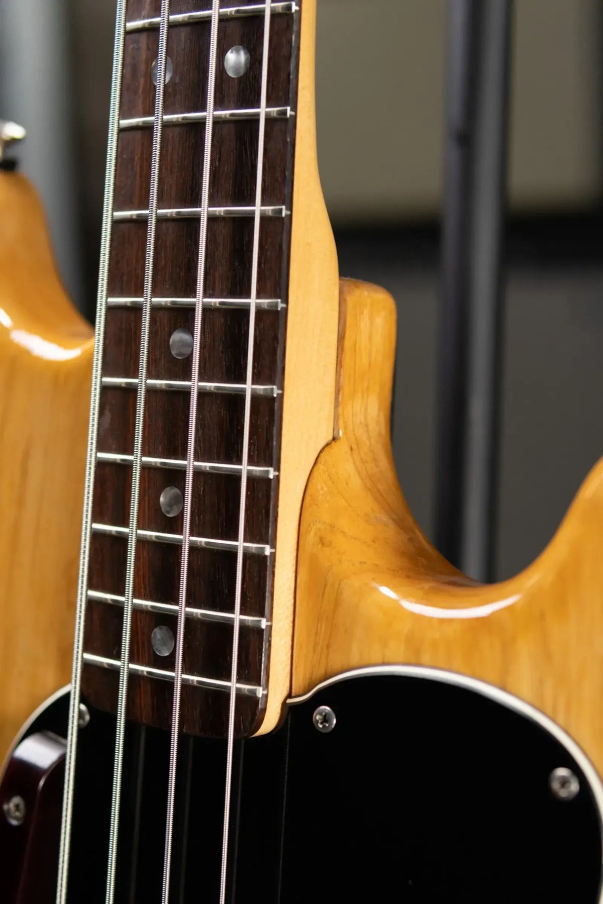 Fender 1978 Musicmaster Bass Guitar - Natural with Custom Hardshell Case - Used