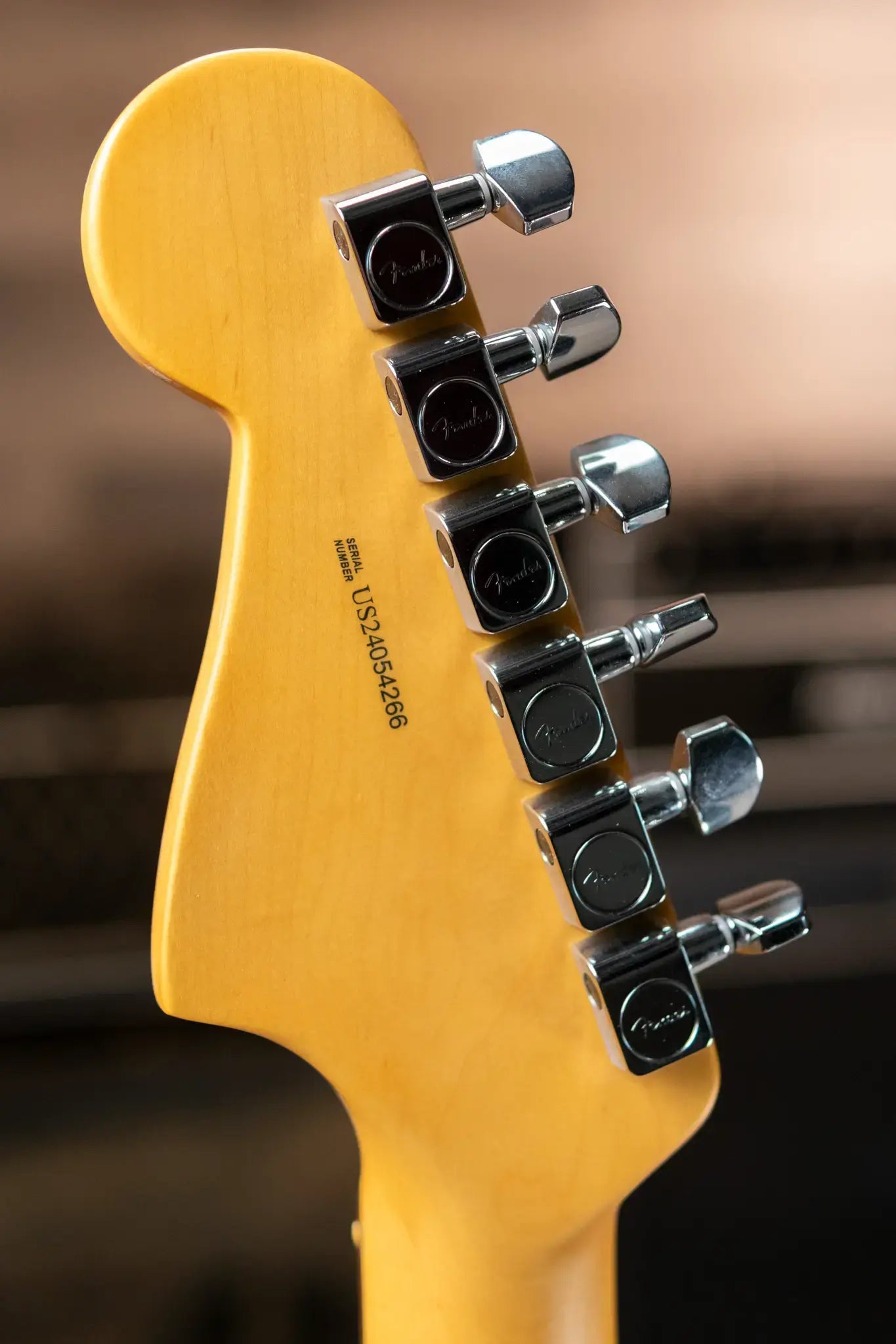 Fender American Professional II Jazzmaster Rosewood Fingerboard - 3-Color Sunburst with Hardshell Case