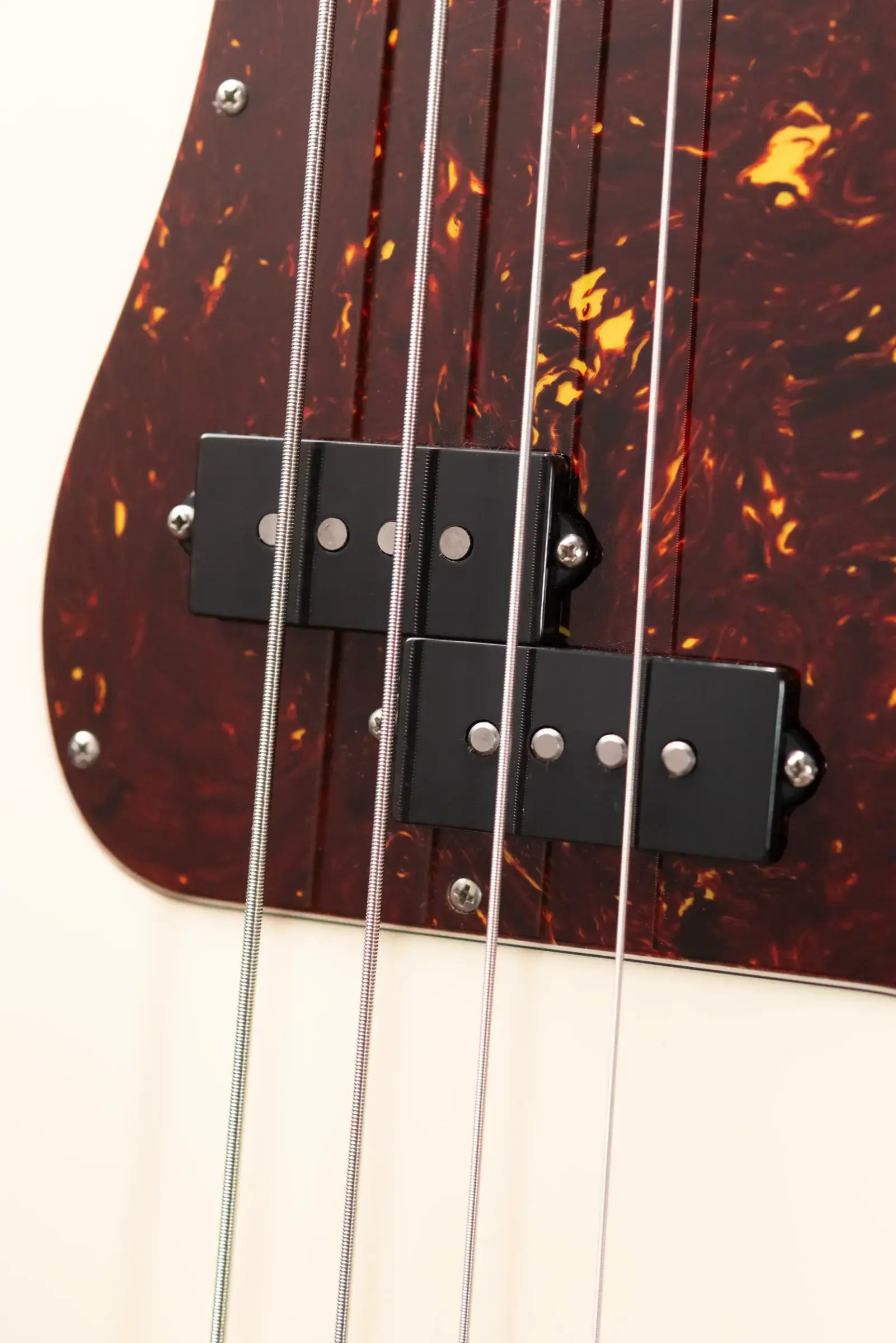 Fender American Professional II Precision Bass®, Maple Fingerboard, Olympic White - Deluxe Molded Case - Used