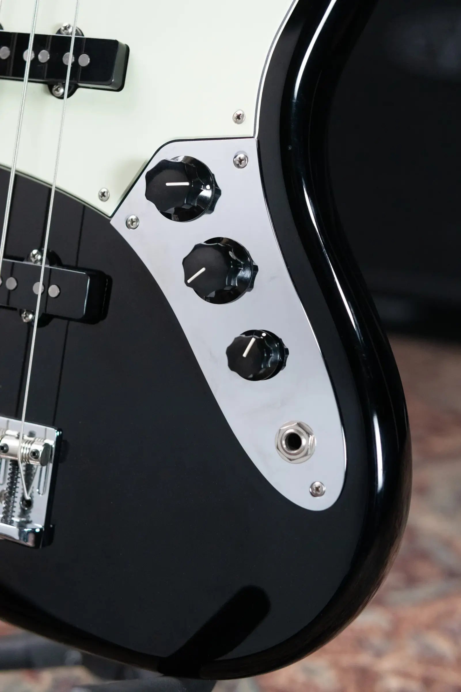 Fender American Professional Jazz Bass Maple Fingerboard, Black with Hardshell Case - Used