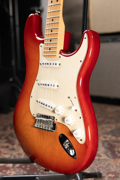 Fender American Standard Stratocaster Electric Guitar Sienna Sunburst with Hardshell Case - Used