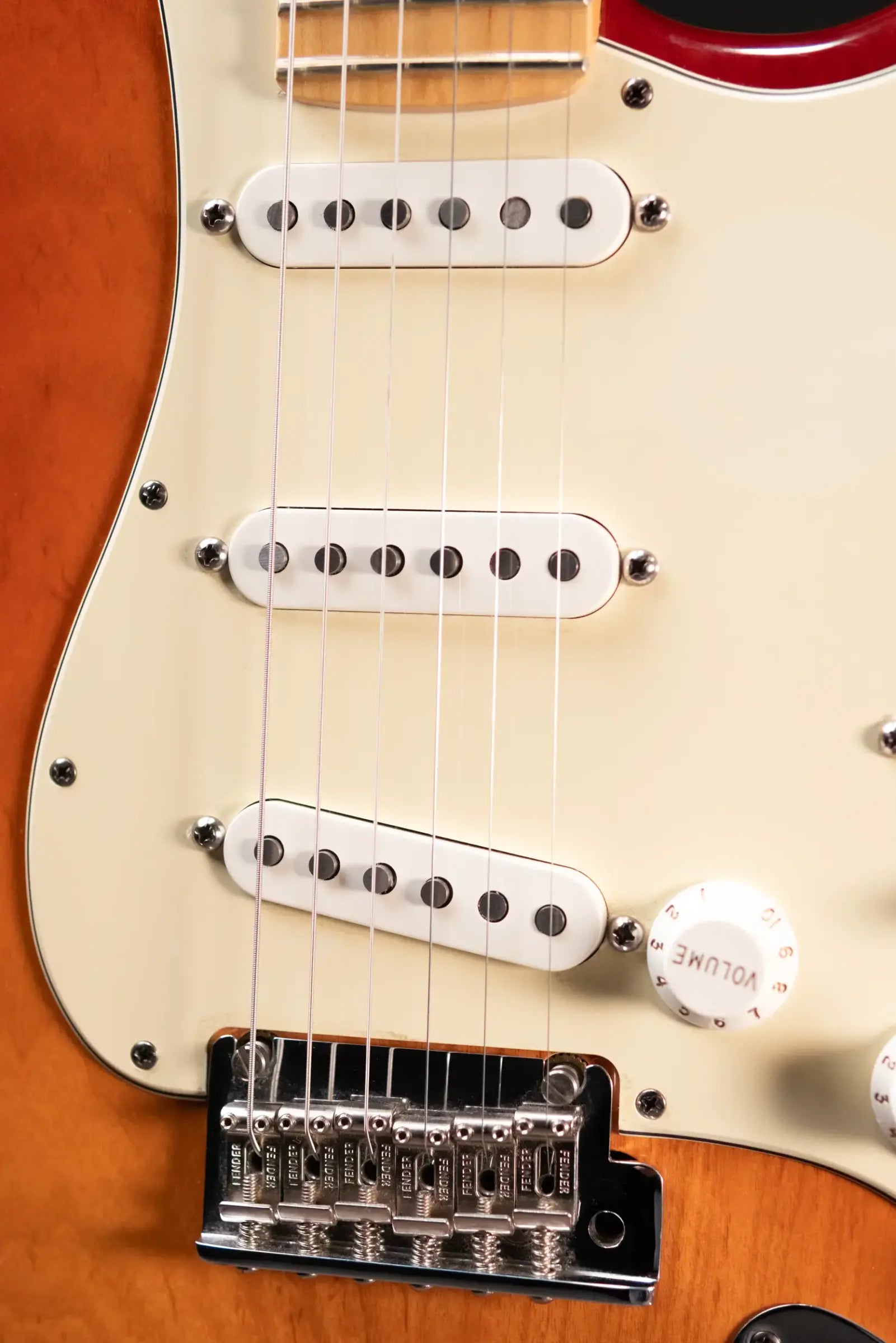 Fender American Standard Stratocaster Electric Guitar Sienna Sunburst with Hardshell Case - Used