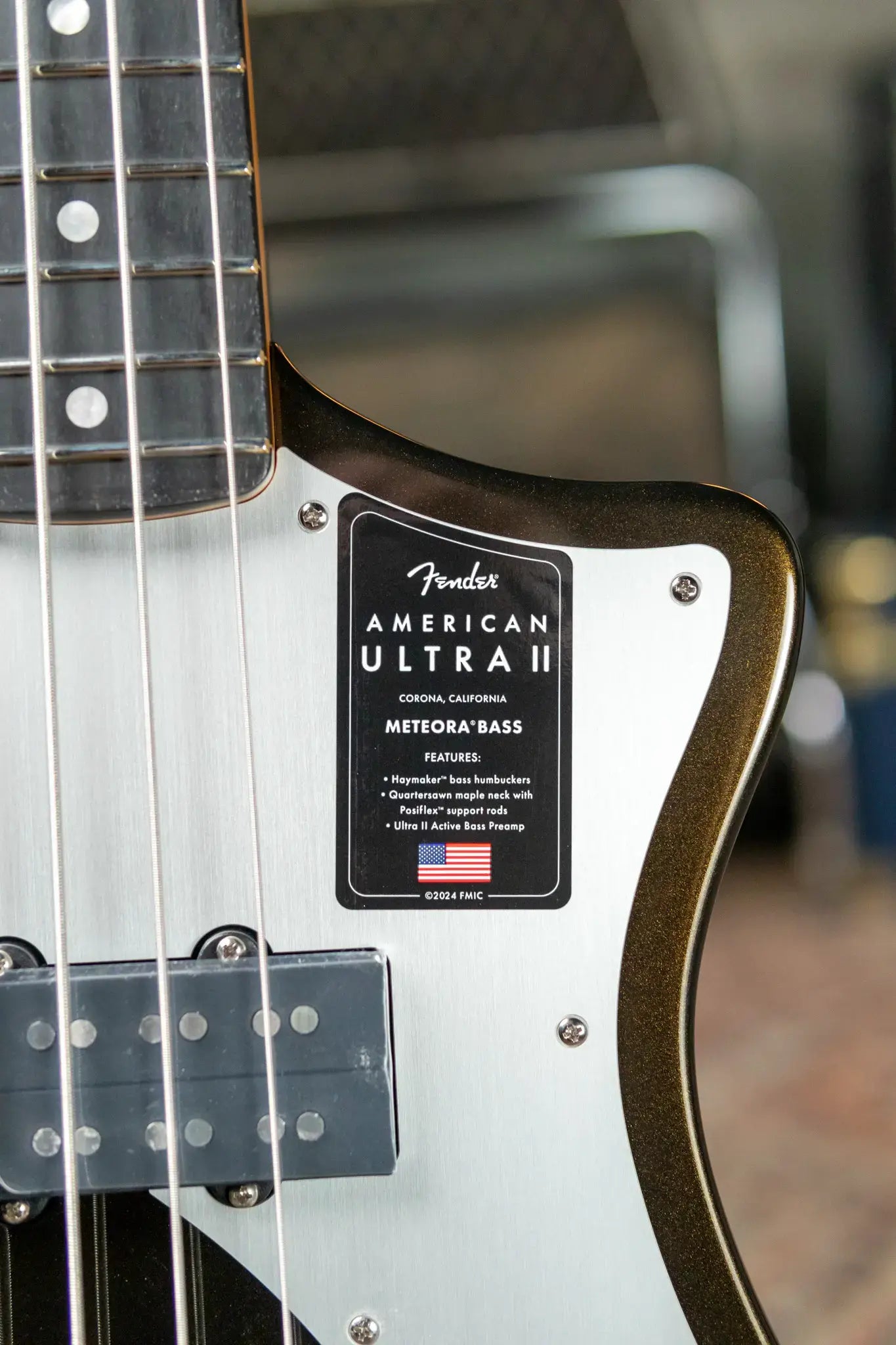 Fender American Ultra II Meteora Bass, Ebony Fingerboard - Texas Tea with Deluxe Molded Hardshell Case