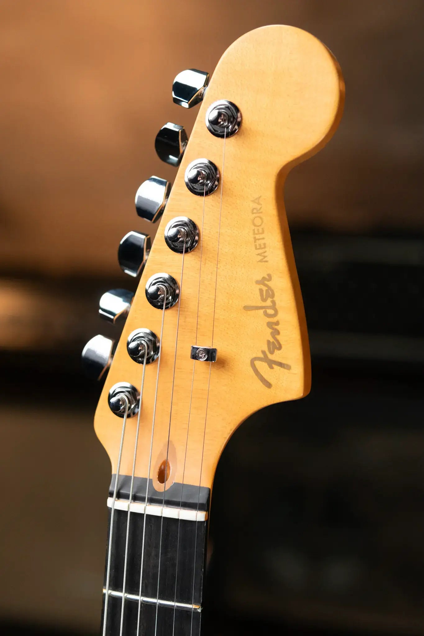Fender American Ultra II Meteora, Ebony Fingerboard - Ultraburst With Deluxe Molded Hardshell Case